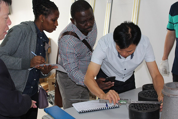 現(xiàn)場測量記錄錨具外形尺寸